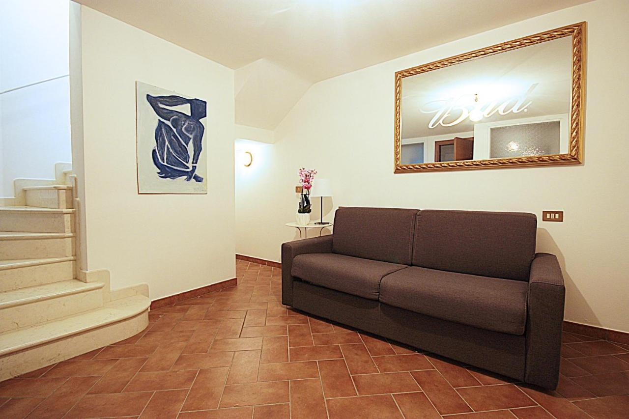 La Villa Degli Ulivi Soiano Del Lago Exteriör bild